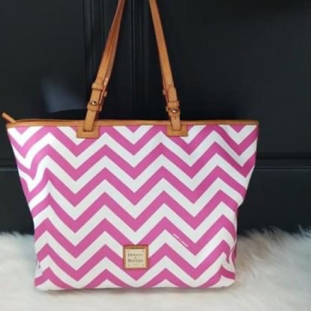 Super cute Dooney & Bourke pink chevron bag. Perfect for spring/summer or all yr